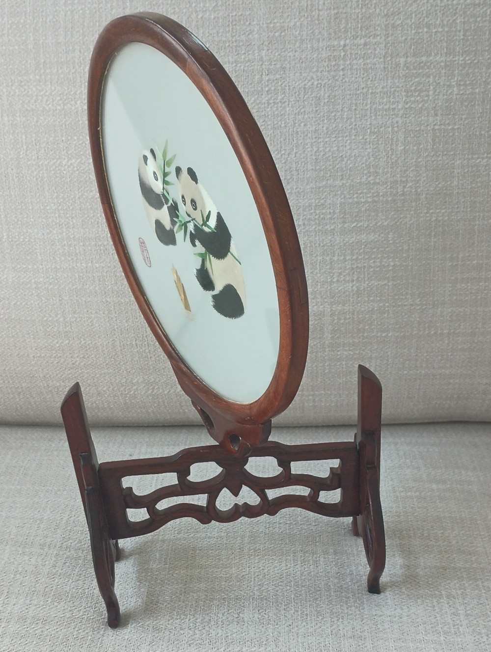 Round Embroidered Silk Panda Table Screen - Picture 6 of 10